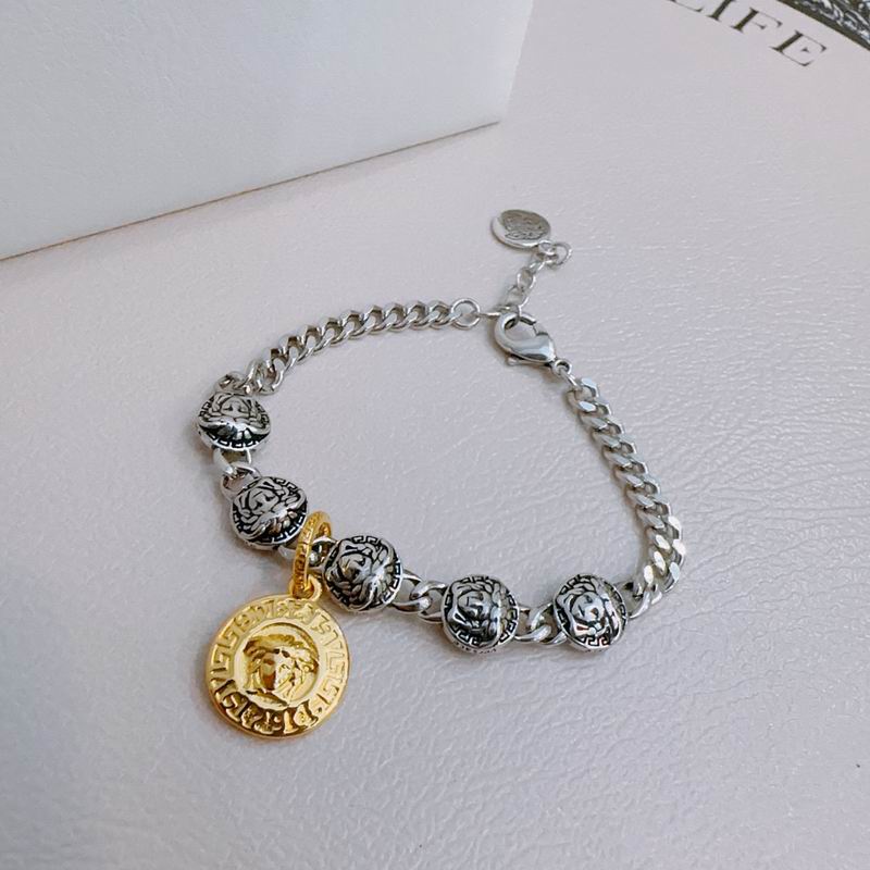 Versace bracelet lyx327